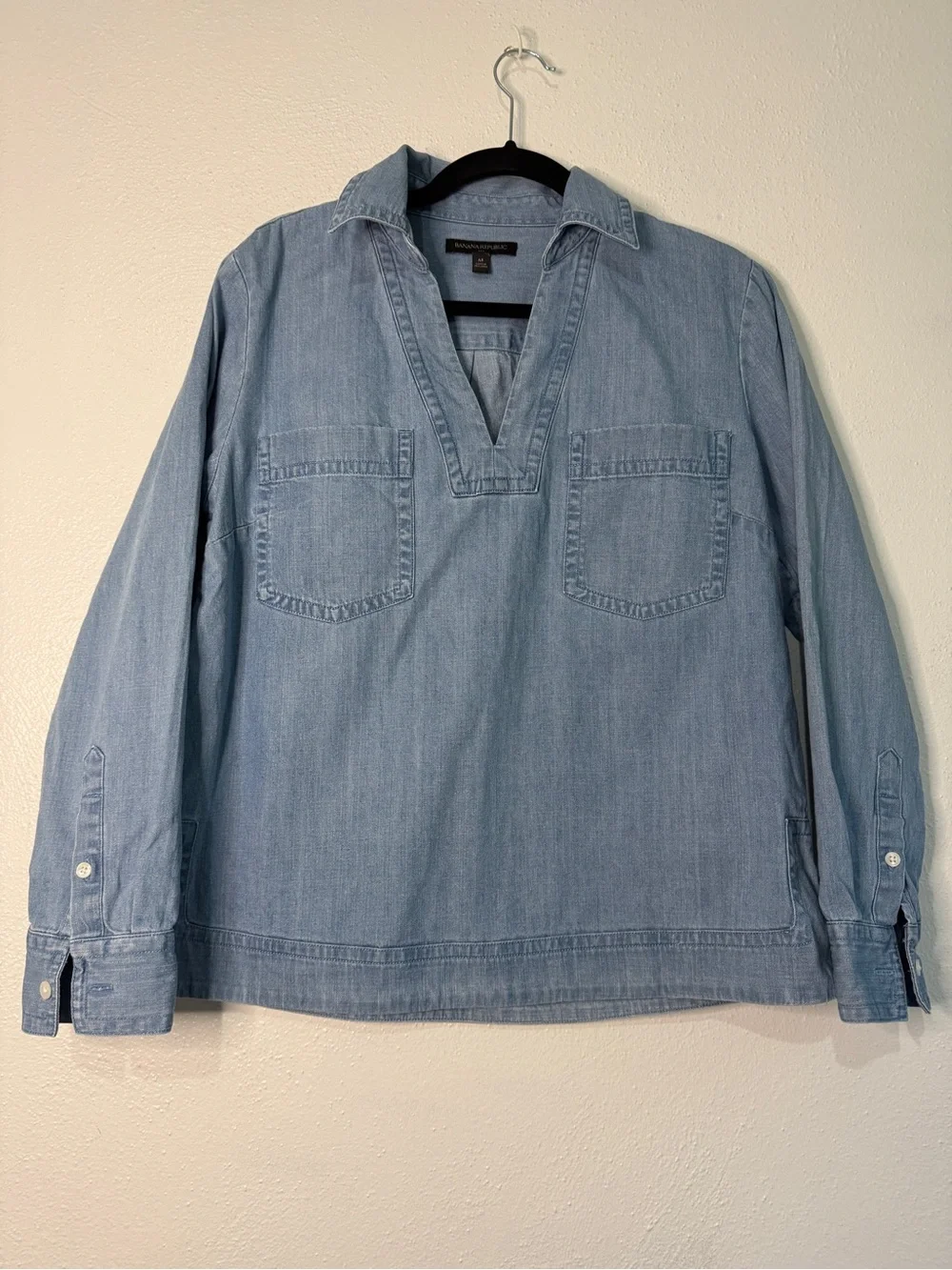 Banana Republic Light Blue, Long-Sleeved Denim Pullover. Sz M